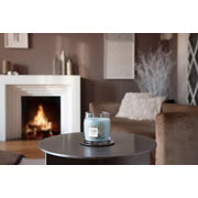 SNOW KISSED PINE- Yankee Candle- Giara Media - signature - NATALE
