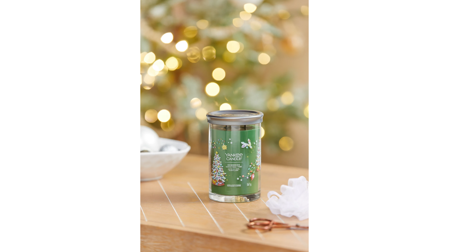 SHIMMERING CHRISTMAS TREE - Candela Tumbler Grande - Signature - Yankee Candle