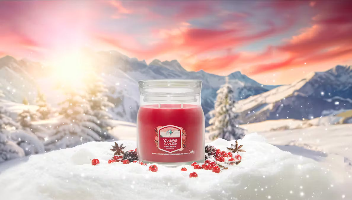 SANTA ON SKIS -Signature - Yankee Candle- Giara Media - NATALE - APRE SKI