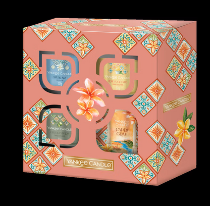 1 CANDELA PICCOLA E TRE CANDELE VOTIVA IN VETRO -Hello Italy! - Yankee Candle - Confezione Regalo