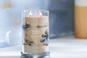 AMBER & SANDALWOOD- Candela Tumbler Grande - Signature - Yankee Candle