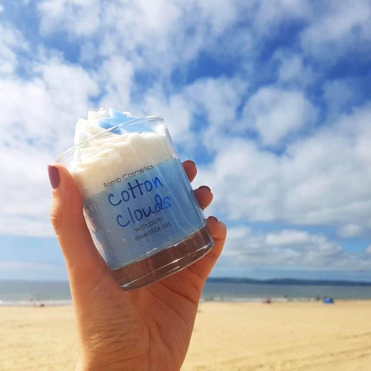 COTTON CLOUDS -Bomb Cosmetics- Candela Gourmand
