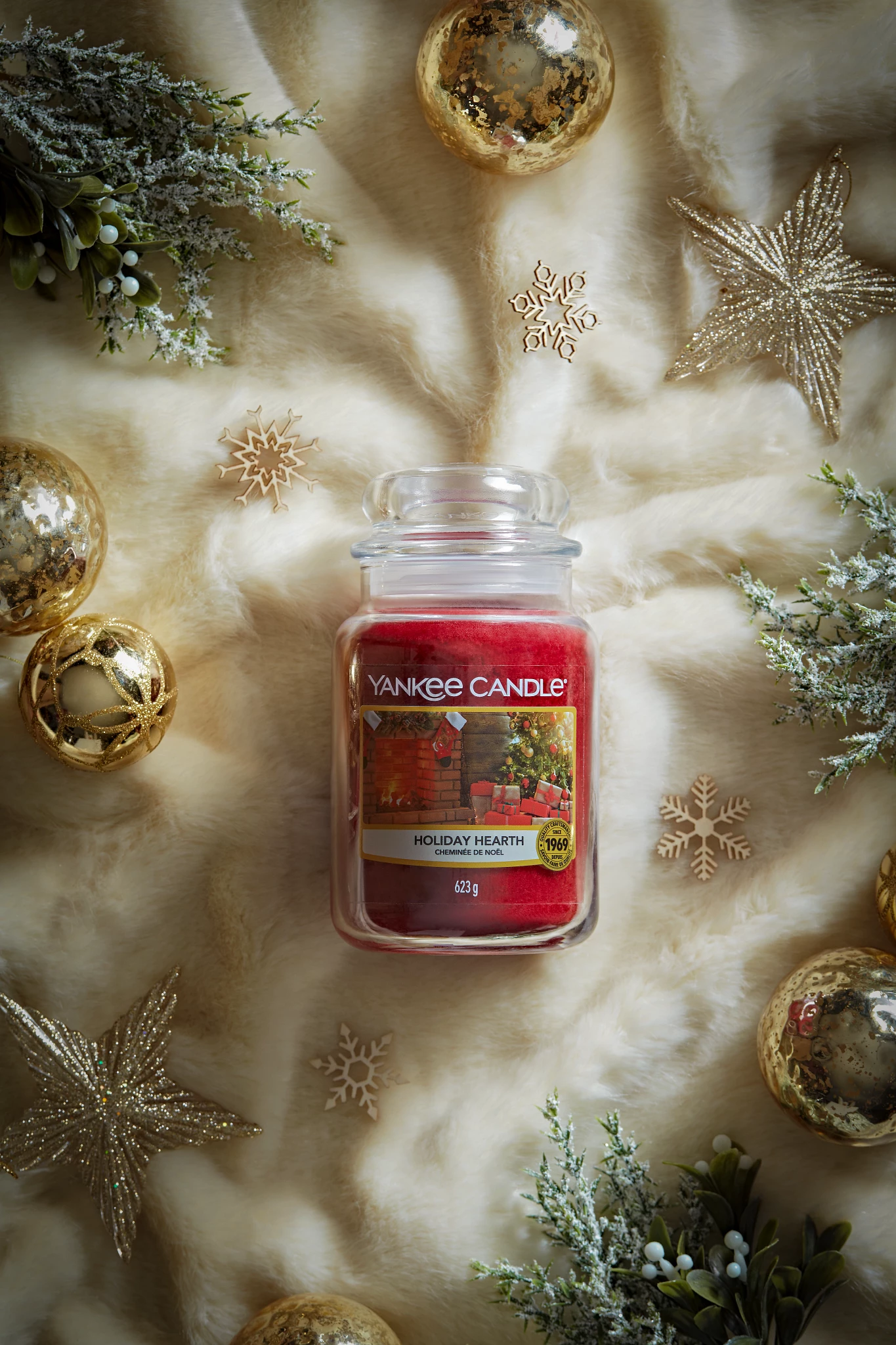 HOLIDAY HEARTH -Yankee Candle- Giara Media – Candle With Care